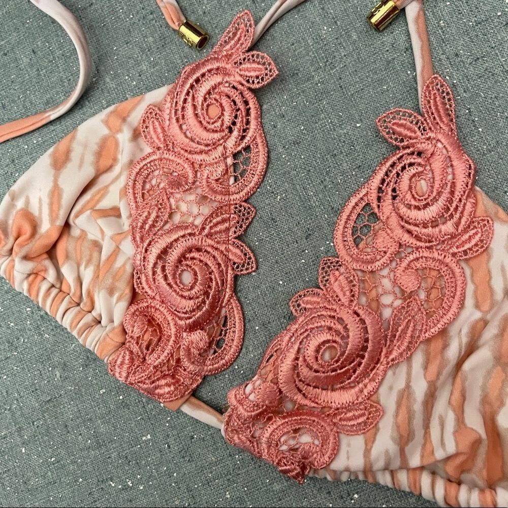 Beach Bunny Bikini Top - Picture 5 of 6